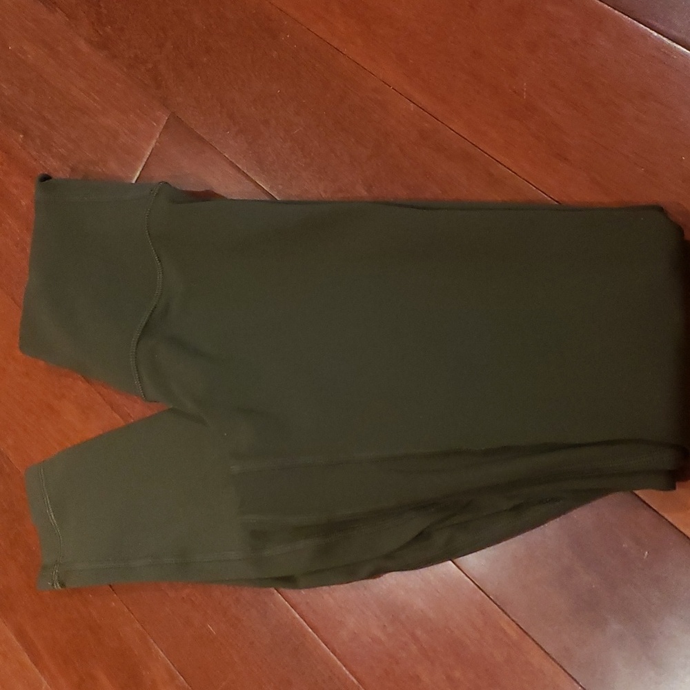 Lululemon - Picture 3 of 3